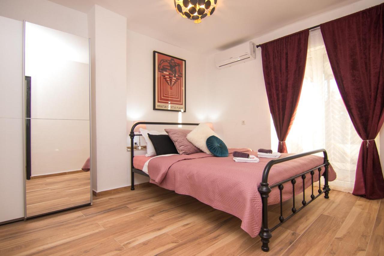 Apartments Flowers Đảo Krk Ngoại thất bức ảnh