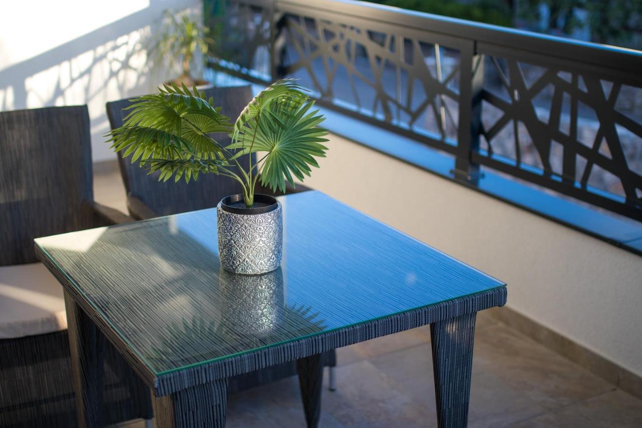 Apartments Flowers Đảo Krk Ngoại thất bức ảnh