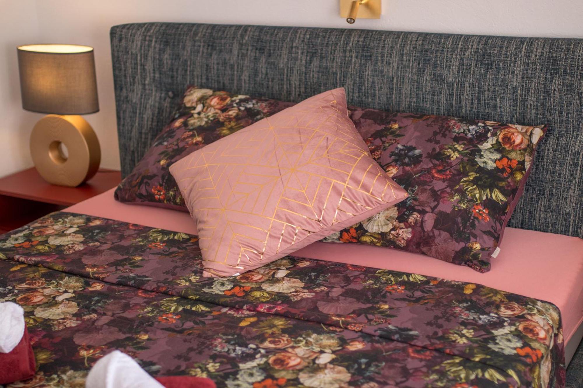Apartments Flowers Đảo Krk Ngoại thất bức ảnh