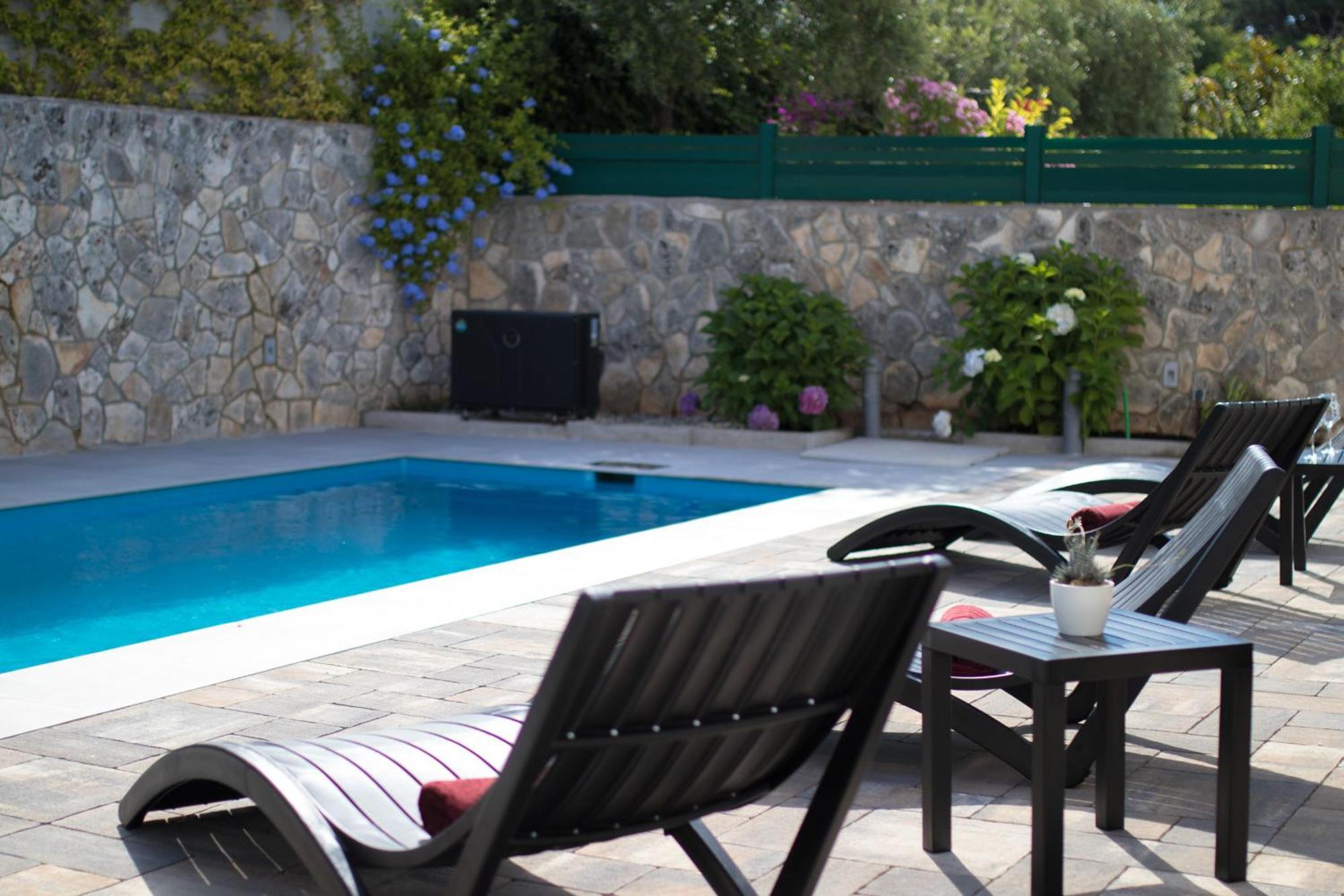 Apartments Flowers Đảo Krk Ngoại thất bức ảnh