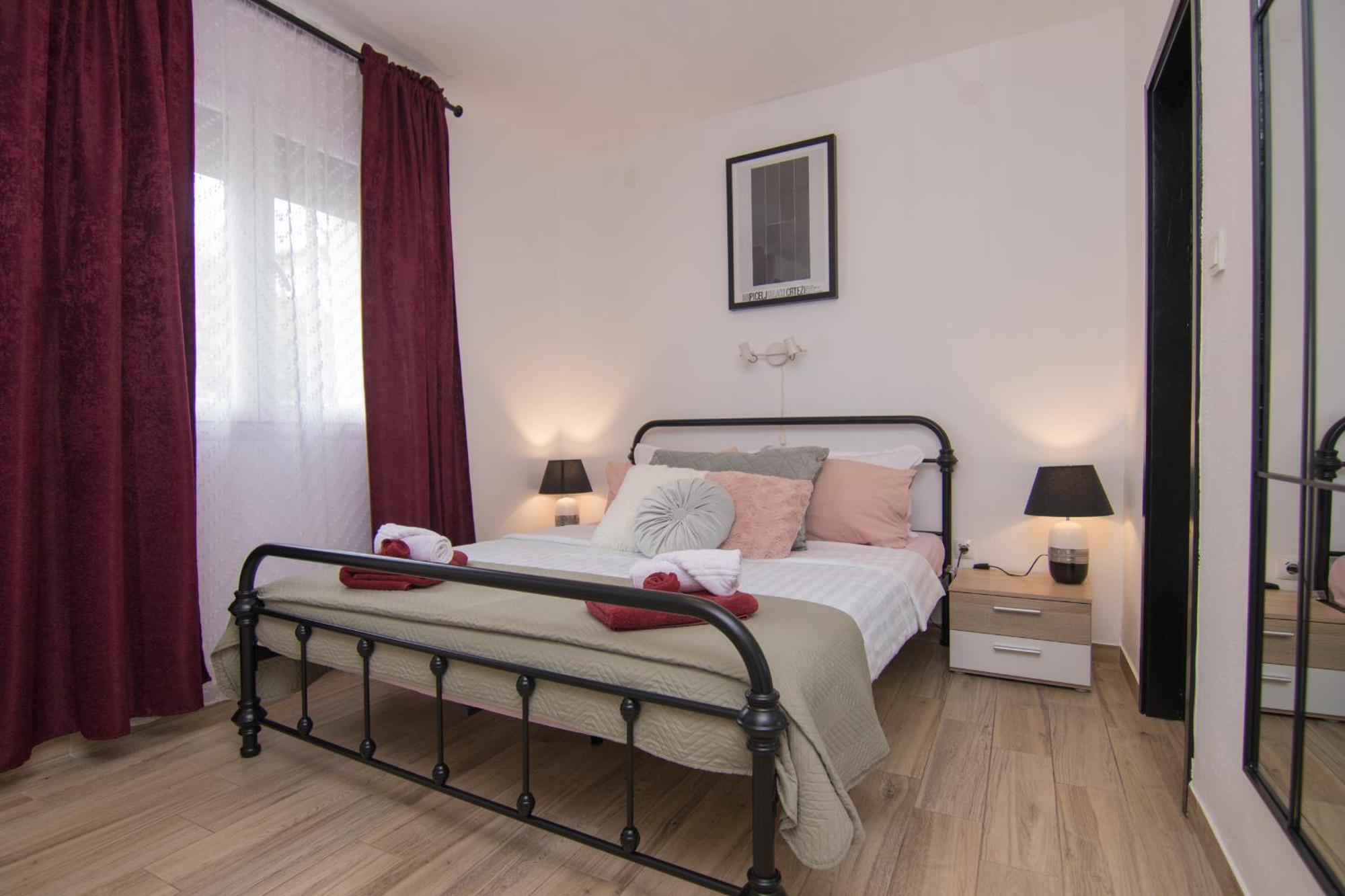 Apartments Flowers Đảo Krk Ngoại thất bức ảnh