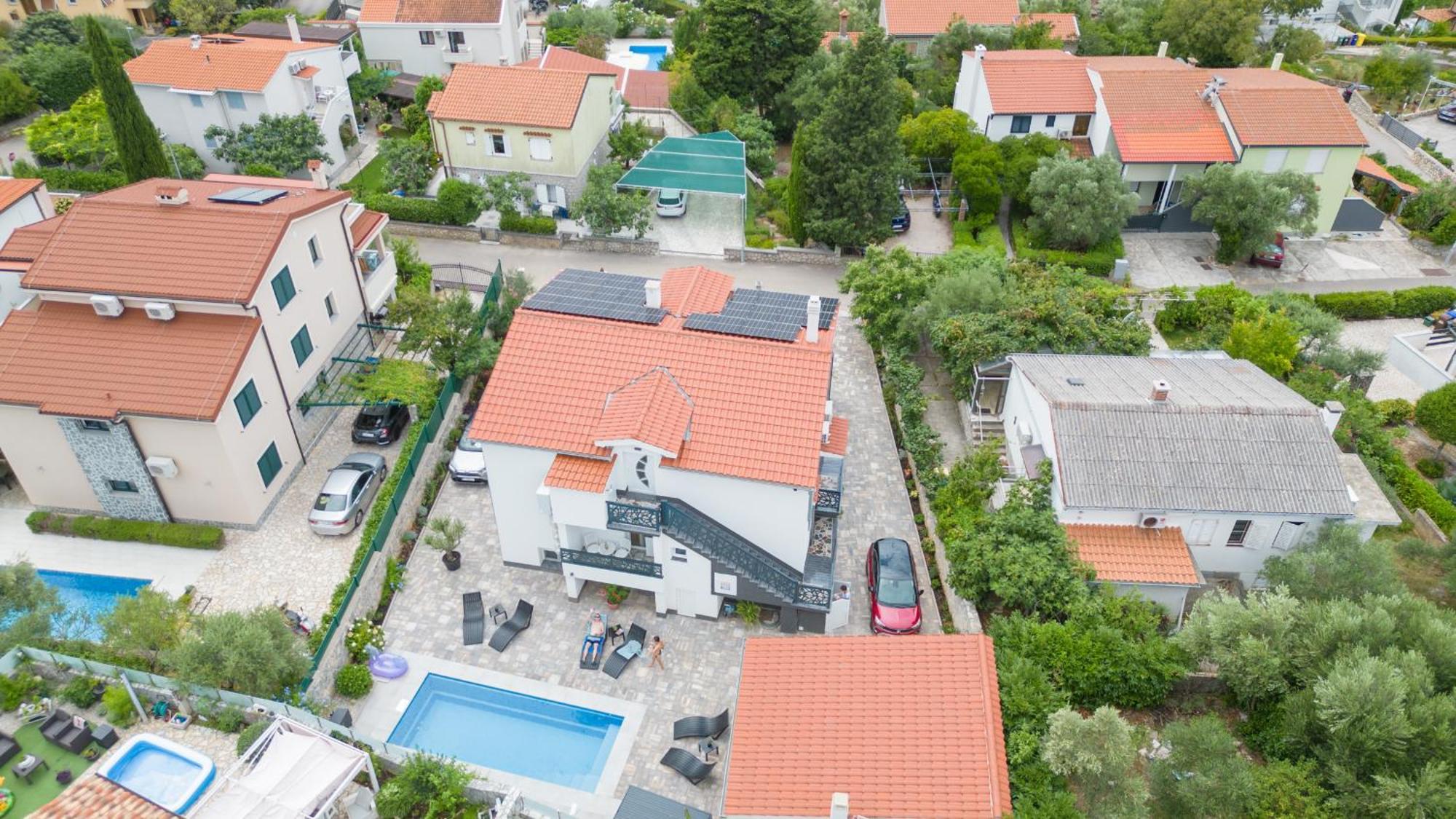 Apartments Flowers Đảo Krk Ngoại thất bức ảnh